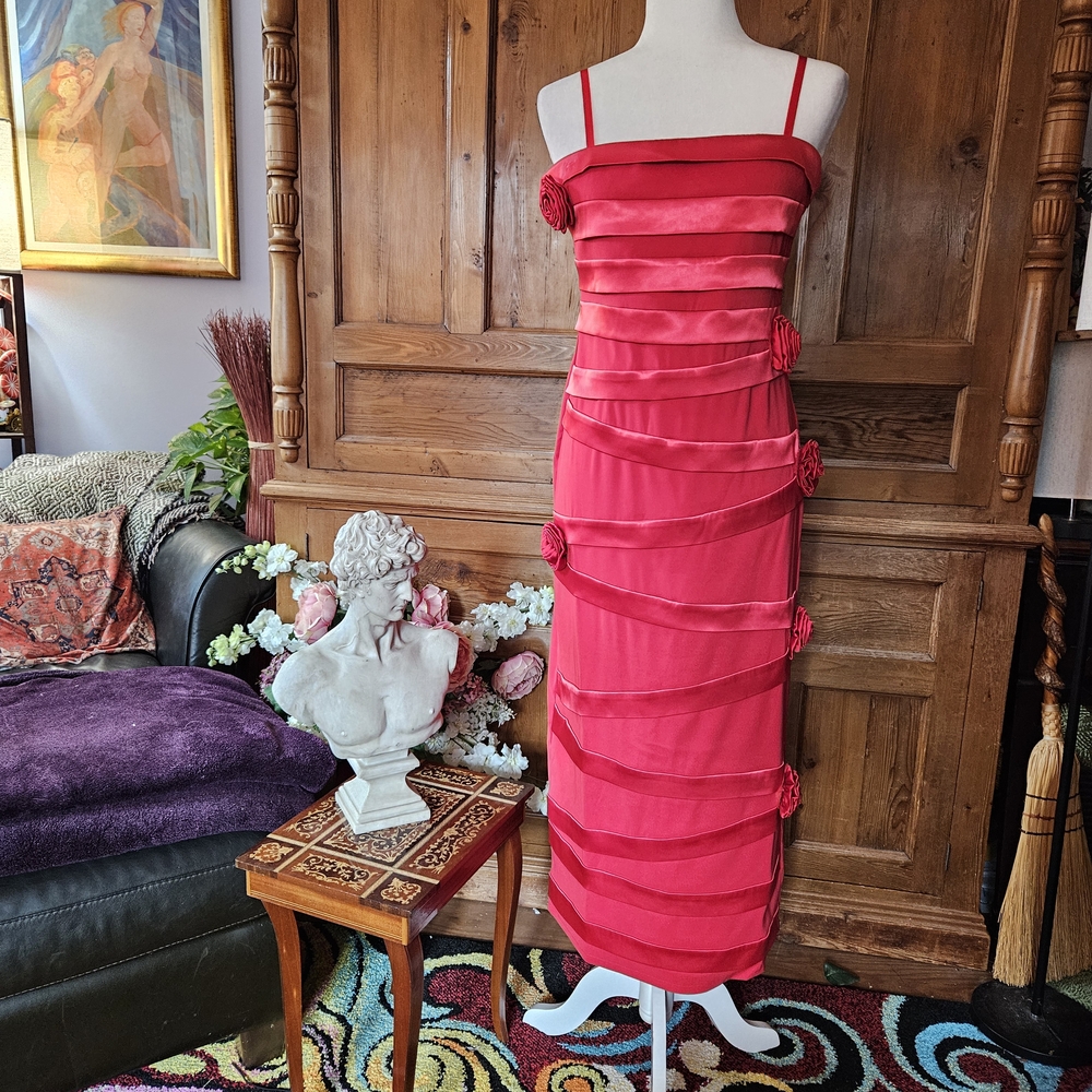Bella Bliss Vibrant Red Satin Fitted Dress W. Pleating & Rosette Detail
